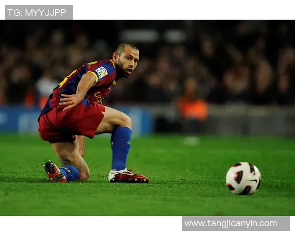 德州足球球星赛场拼搏精神引领团队奋勇前行追逐冠军梦想